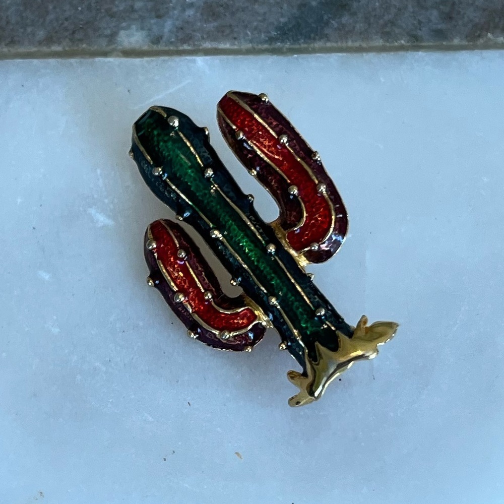 Cactus Brooch Gold Tone with Red and Green Enamel - Picture 4 of 12
